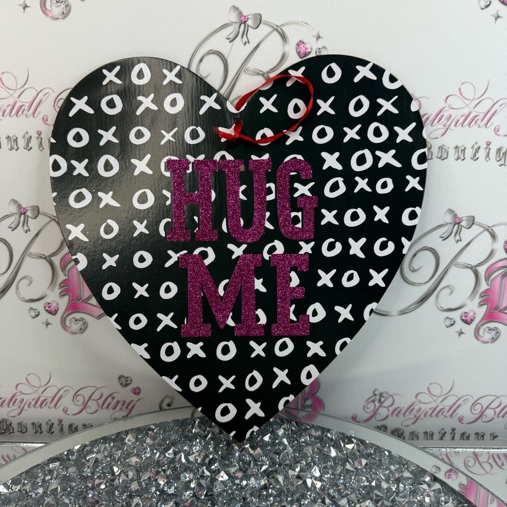 HUG ME Heart Wall Sign - Black & White with Pink Glitter